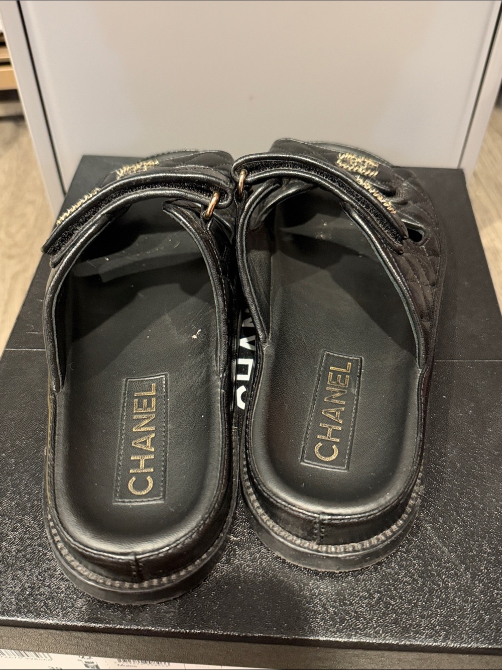 CHANEL Black CC SANDALS 39/9 - Picture 4 of 8